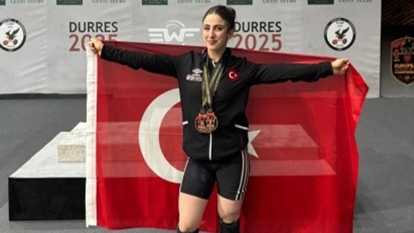 Spor Bilimleri Fakültesi öğrencilerinden uluslararası şampiyonalarda 14 madalya